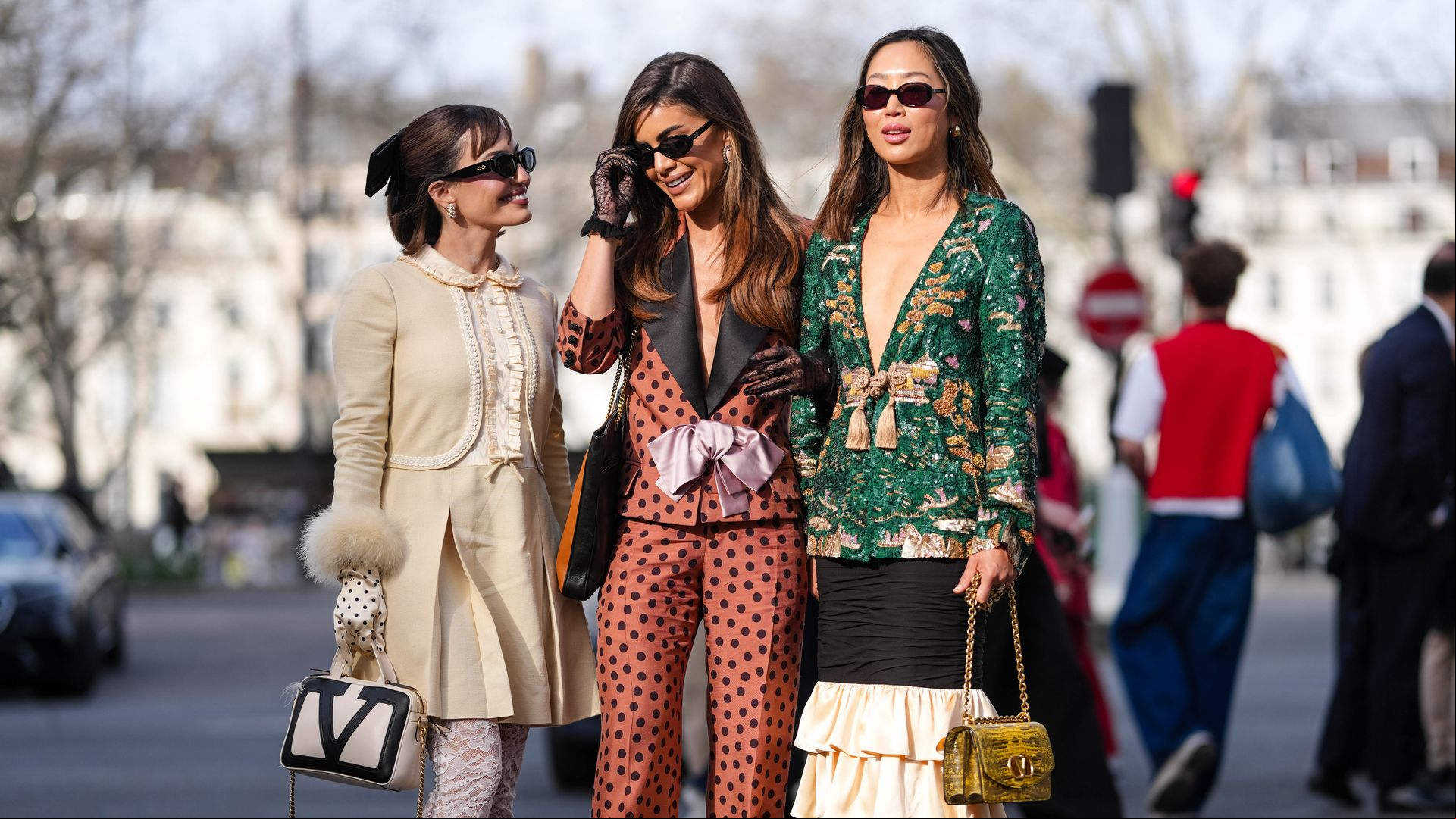 De las bailarinas de moda al moldeador de pelo inteligente: nuestra selección de compras de mayo
