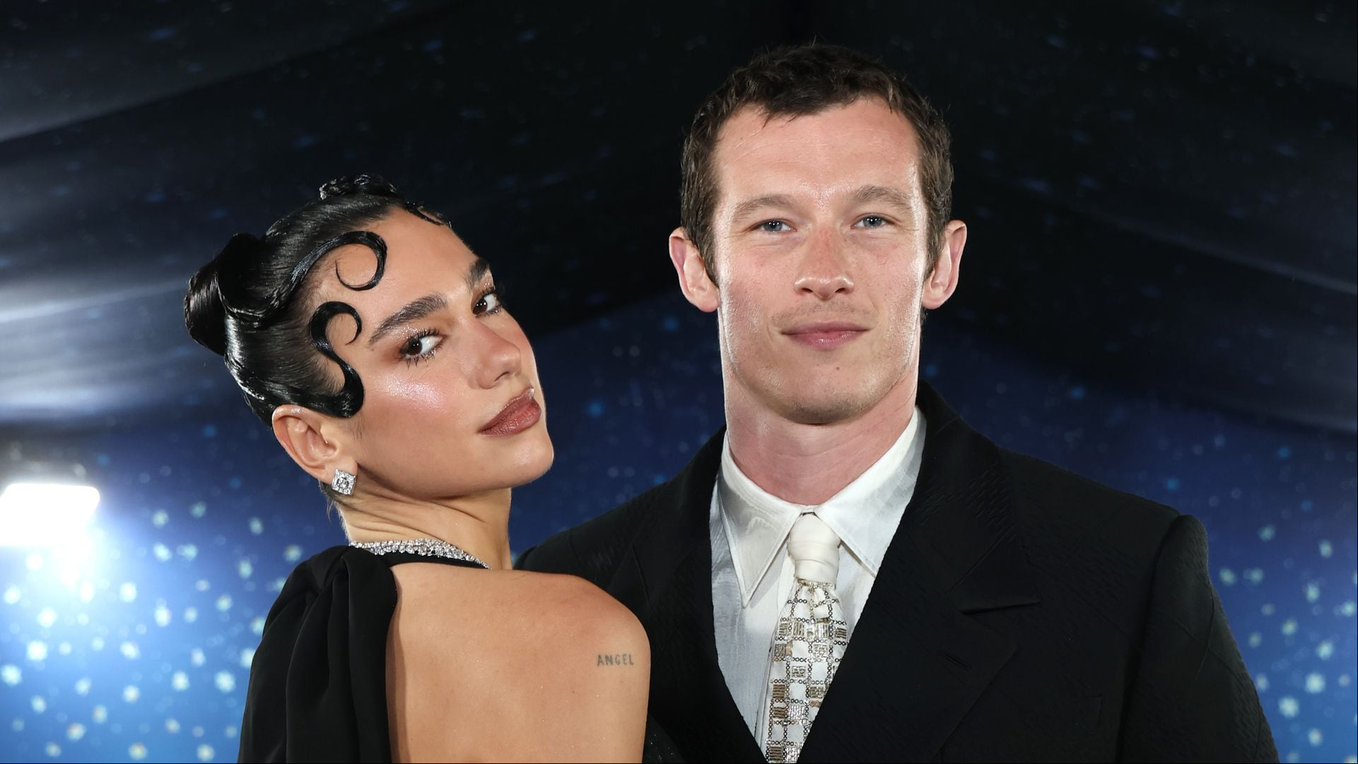 Dua Lipa confirma su compromiso con Callum Turner: 'Es muy emocionante'
