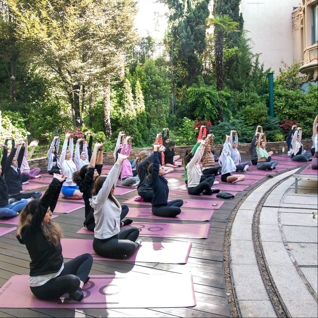 Yoga por Refugio: cuando moverse también es un acto de solidaridad