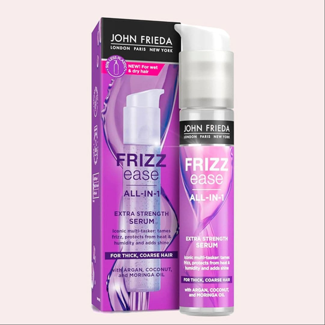 El mejor spray de John Frieda para controlar el encrespamiento
